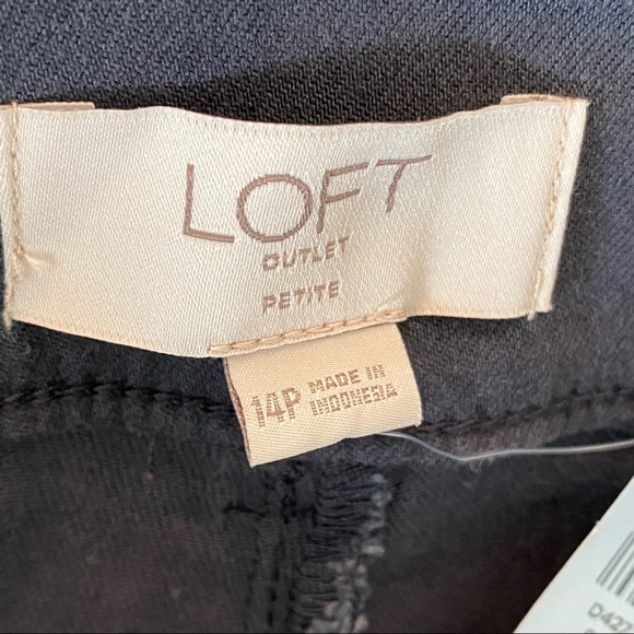 ⭐️NWT⭐️LOFT Straight Crop Charcoal Grey Cargo Pant - Picture 7 of 12